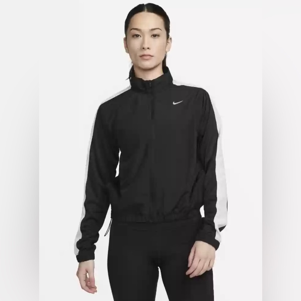 Nike lightweight windbreaker black and white sport jacket